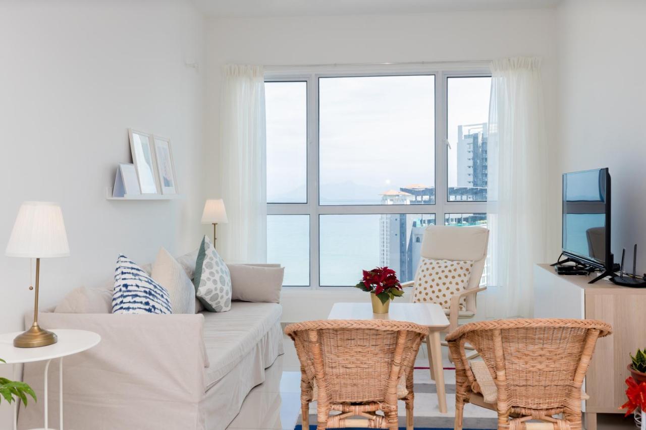 White Lagom Scandinavian House, By Sanguine Apartment Tanjung Tokong Exterior photo