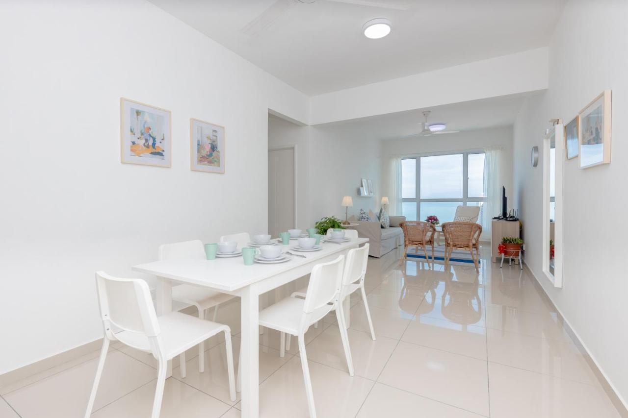 White Lagom Scandinavian House, By Sanguine Apartment Tanjung Tokong Exterior photo