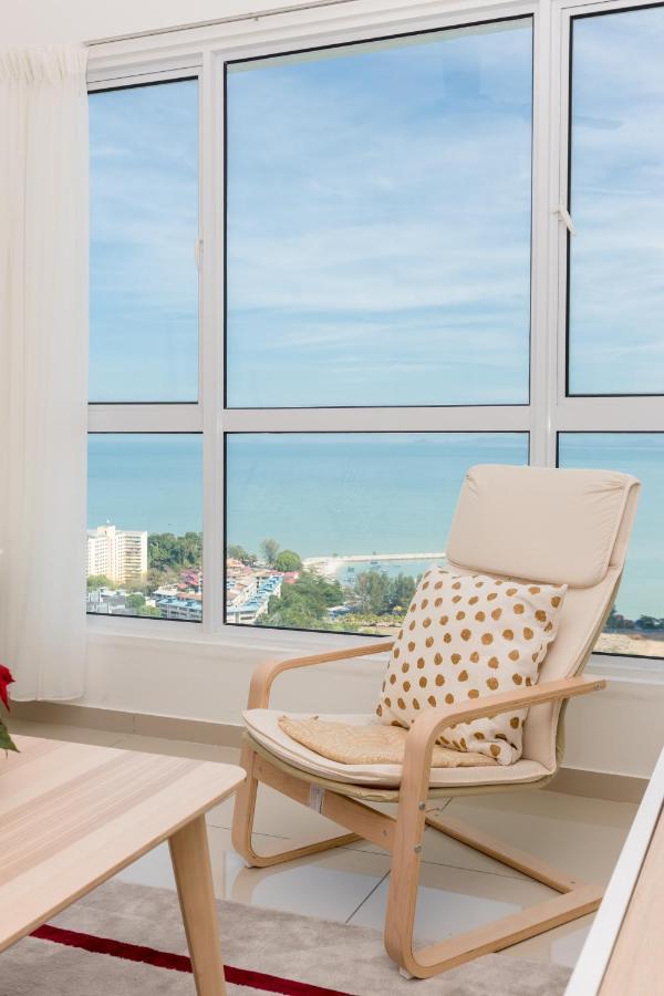 White Lagom Scandinavian House, By Sanguine Apartment Tanjung Tokong Exterior photo