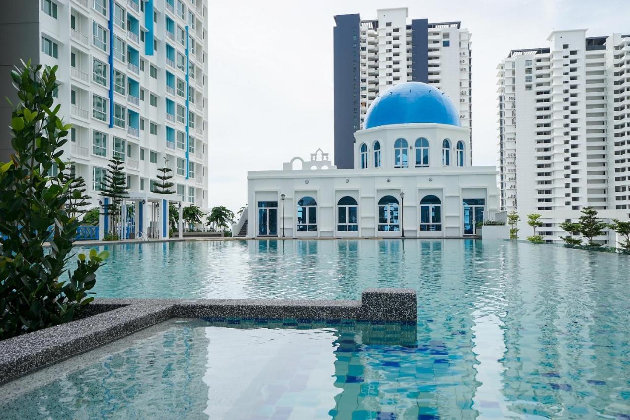 White Lagom Scandinavian House, By Sanguine Apartment Tanjung Tokong Exterior photo